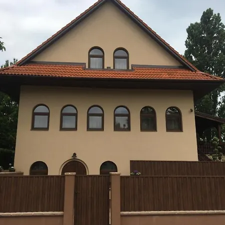 B11 * Balatonföldvár